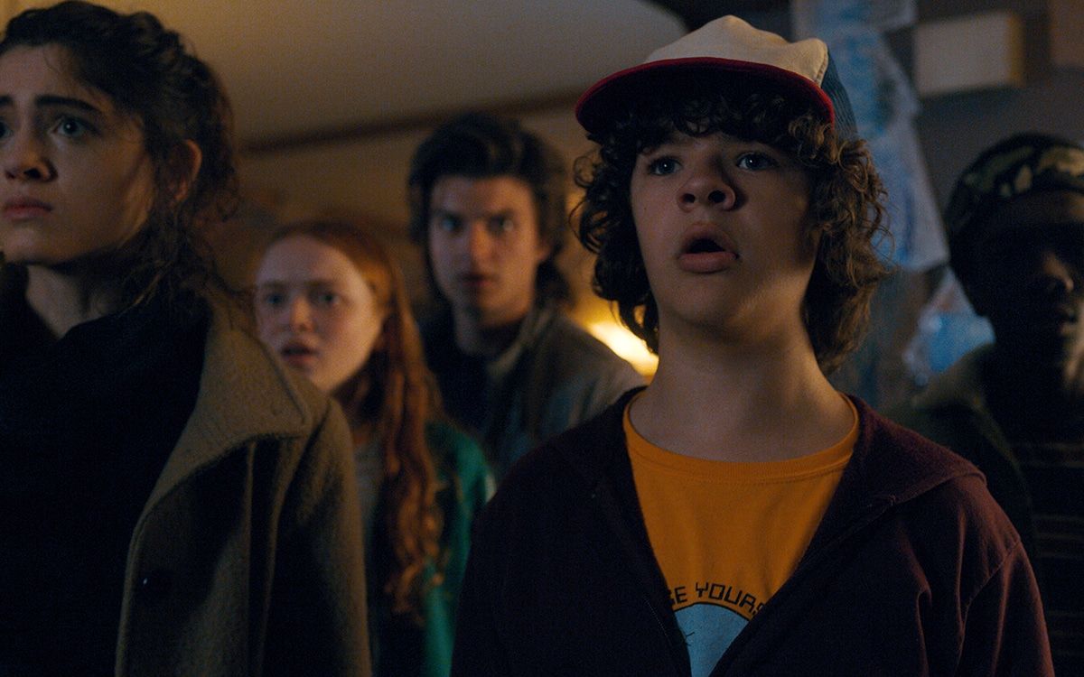 Acteur Eddie Stranger Things Saison 4 Stranger Things saison 4 : le tournage de la série Netflix accumule du