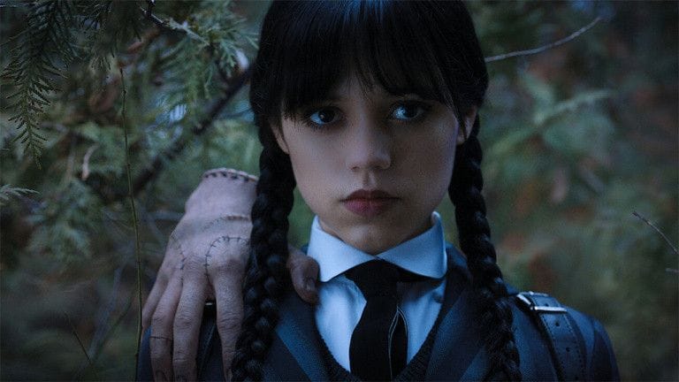 Netflix : la Famille Addams en deuil. Jenna Ortega (Mercredi) rend un bel hommage