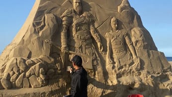 Une sculpture de sable de God of War Ragnarök