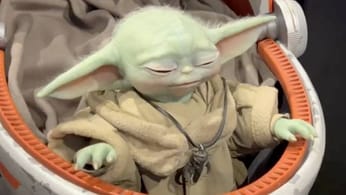 La vidéo du W-E : Bébé Yoda, ce superbe animatronique dévoile son prix - Le petit trésor du Comic-Con
