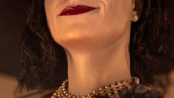 L'image du jour : une statue de Lady Dimitrescu d'une qualité délirante