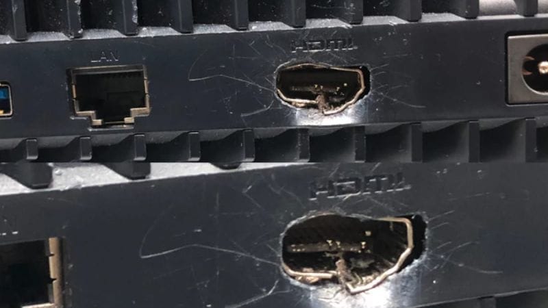 PS5 : "ivre" leur enfant défonce le port HDMI de la console