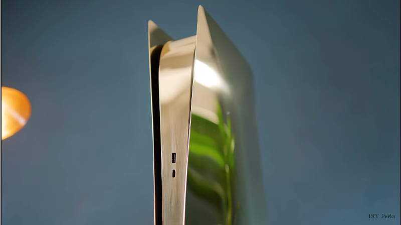PS5 : un bricoleur a fabriqué une console en laiton