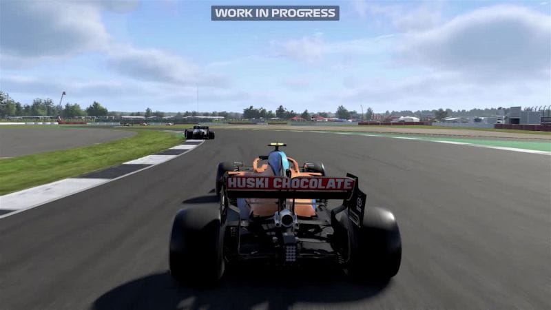 Gameplay F1 2021 : 5 minutes de gameplay sur la piste de Silverstone - jeuxvideo.com