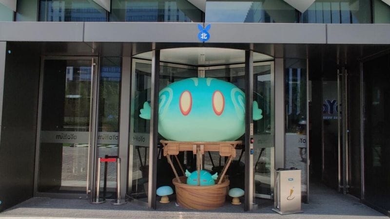 Quand les employés de MiHoYo (Genshin Impact) bloquent l'entrée de leur bâtiment