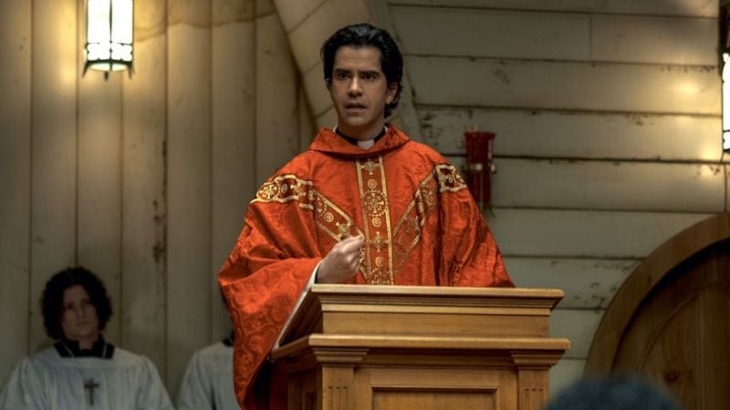 Midnight Mass sur Netflix : l'obsession biblique un peu trop verbeuse