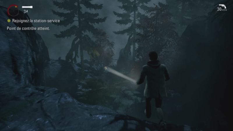 Gameplay Alan Wake Remastered PS5 : Des bois lugubres sublimés en 4K - jeuxvideo.com