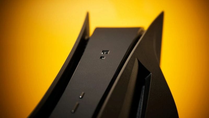 Dbrand capitule sur les coques personnalisées PS5 en insultant Sony