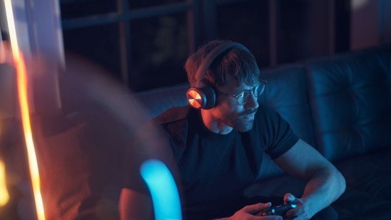 Beoplay Portal : Casque gaming 'chic' compatible XBOX, PS5, smartphones...