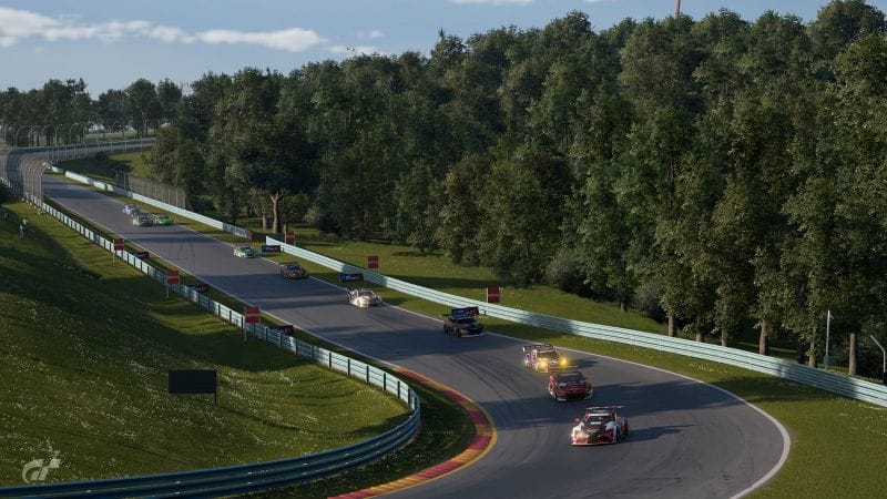 Une stratégie de course audacieuse a remporté la victoire ! - Rapport de course - Gran Turismo 7 - gran-turismo.com