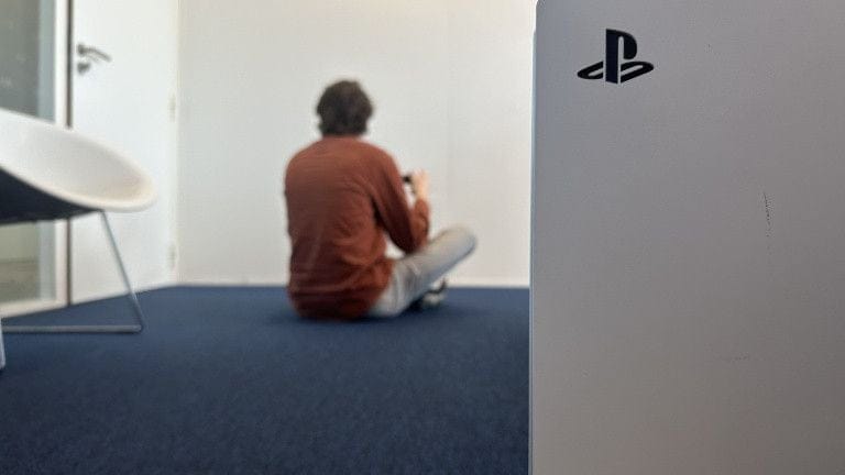 J'ai joué à la PS5 sans aucun écran avec cet objet révolutionnaire reçu en avant-première mondiale !