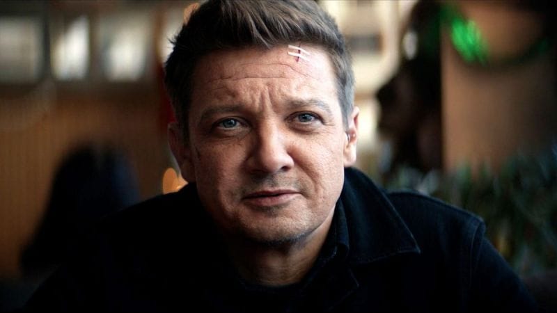 Jeremy Renner s'est blessé en voulant sauver son neveu d'après l'enquête