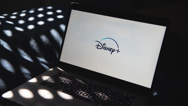 Face à la dégringolade de Disney+, la maison de Mickey licencie à tour de bras