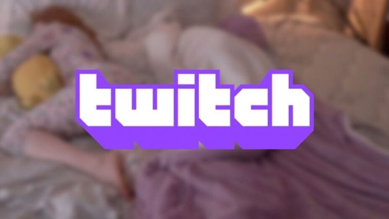 "On vit dans un monde de fou", cette streameuse Twitch gagne jusqu'à 17000 dollars juste... en dormant !