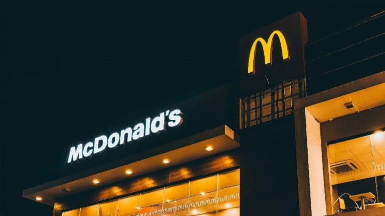 Plus d'un million de téléspectateurs regardent un professionnel vaincre son ancienne équipe « Call of Duty » depuis un McDonald's