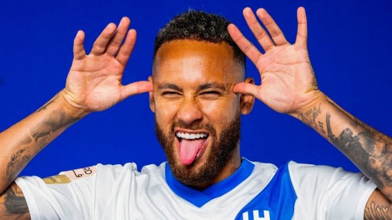 EA Sports FC 24 : "Plus aucune limite", une carte FUT FIFA 23 a été dessinée en plein ciel par des drones pour le transfert de Neymar !