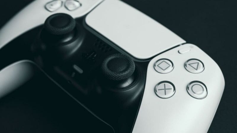 Mauvaise nouvelle, la sortie de ce jeu très attendu sur PS5 repoussée…