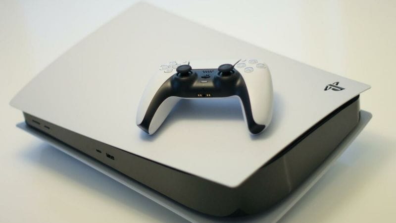 Le pack qui comprend la PlayStation 5 et le nouveau FC 24 perd 120 eu…