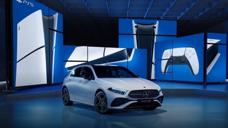 Fans de PlayStation 5, cette voiture en édition limitée est faite pour vous