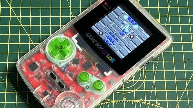 Le grand retour de la GameBoy Color transparente est prévu en 2024... Nintendo ne peut que s'énerver