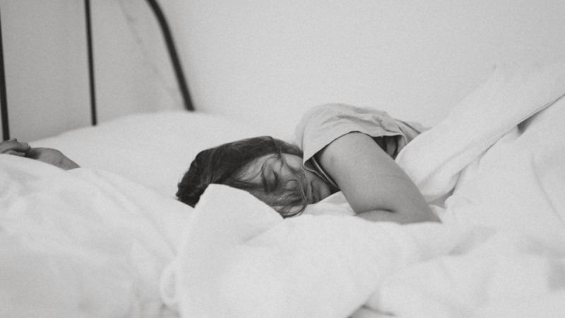 Vous pouvez passer plus de temps à jouer le soir : les scientifiques montrent qu'une bonne nuit de sommeil ne doit pas forcément durer 8 heures