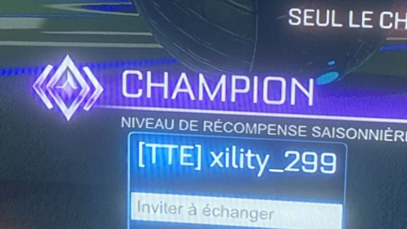 Je wall read sur la tete de mon pote