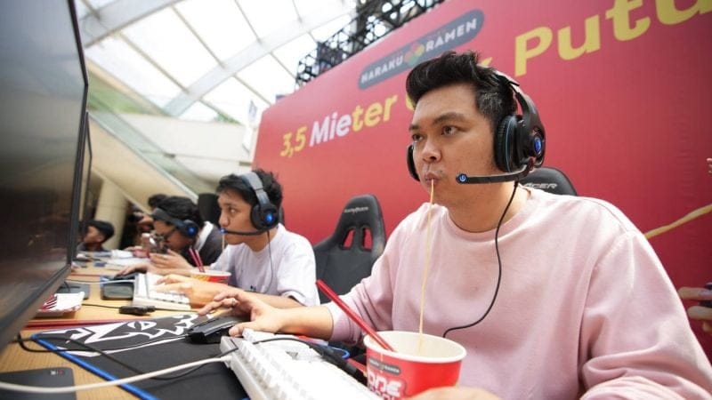 Une nouille de 3,5 mètres pour les gamers affamés (mais pressés)