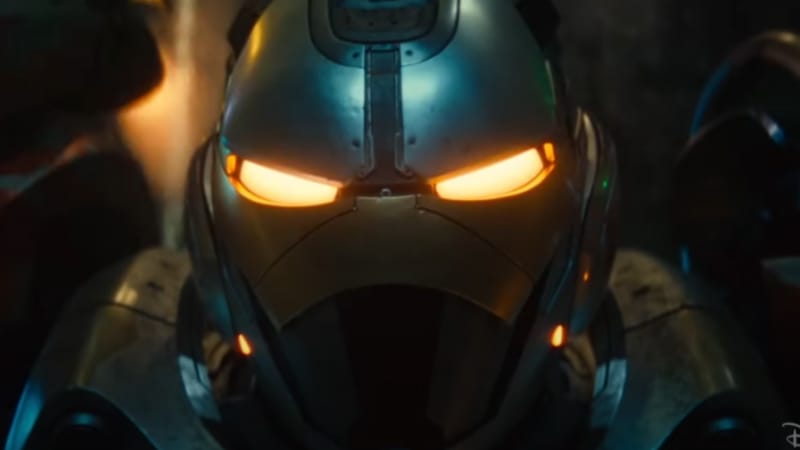 Le premier trailer d'Ironheart montre Riri Williams défoncer un camion et The Hood — à qui elle ne devrait clairement pas faire confiance...