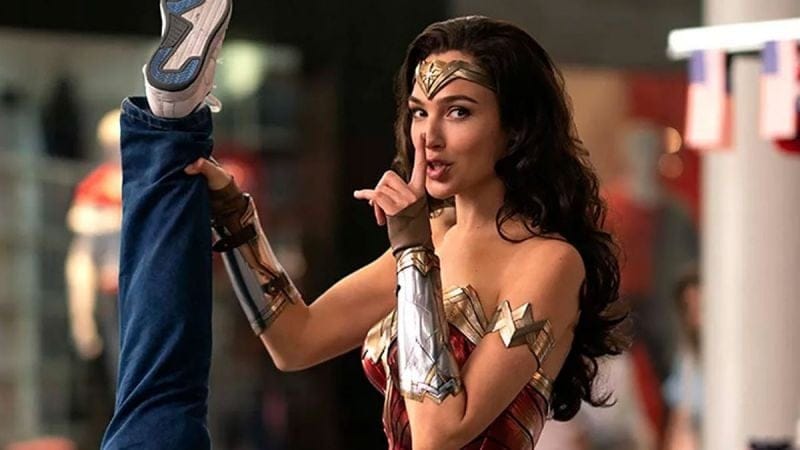 Le film Wonder Woman est officiellement en développement, et  en cours d'écriture" selon James Gunn