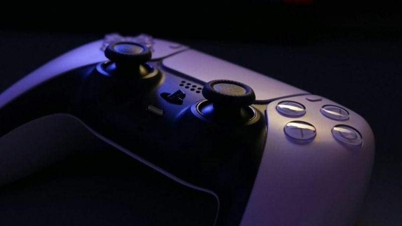 Cette fonctionnalité particulièrement utile arrive enfin sur la manette PS5 !