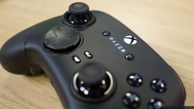 Black Friday 2025 : la Razer Wolverine V3 Pro, ergonomie premium et commandes rapides enfin en promo