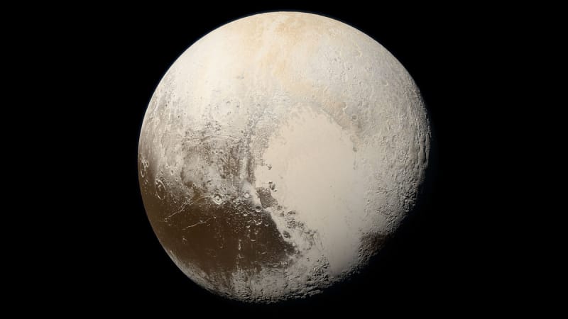 Pluton a retrouvé son statut de planète… mais pas dans notre réalité !