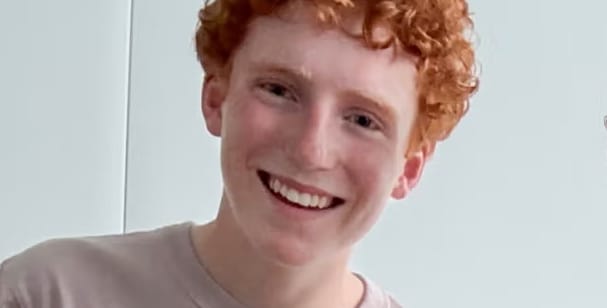 Fais connaissance avec la nouvelle famille Weasley dans la série Harry Potter de HBO.