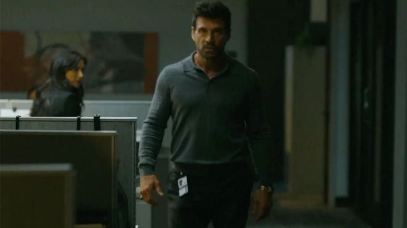 Frank Grillo ne voulait pas faire la danse d'introduction de Peacemaker