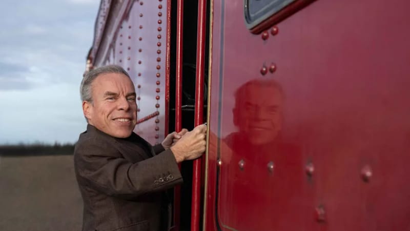 Warwick Davis revient à Harry Potter dans le rôle du professeur Flitwick dans la série de HBO