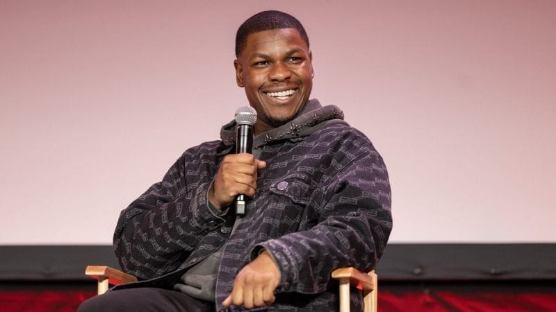 "Luke Skywalker n'aurait pas disparu sur un caillou" - John Boyega aurait fait la postlogie très différemment s'il avait été aux commandes