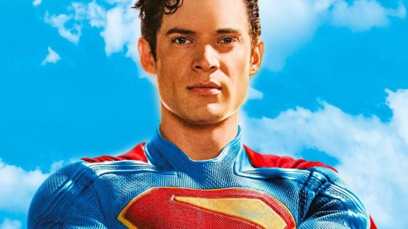 Voici Superman qui n'est pas du tout super dans la bobine de gags du film.