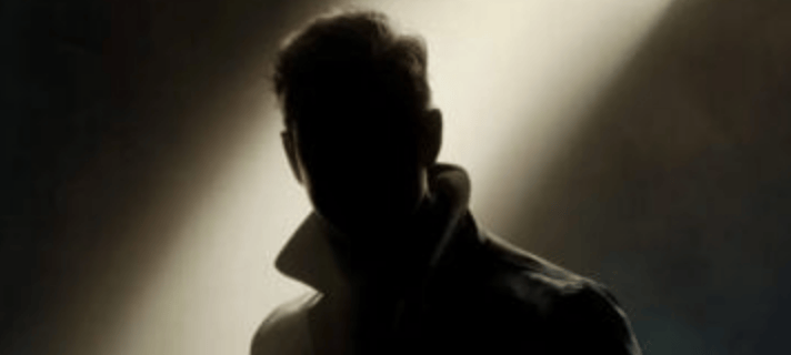 Il semblerait que Lana Del Rey soit à l'origine du thème de l'émission "Bond". 007 First Light