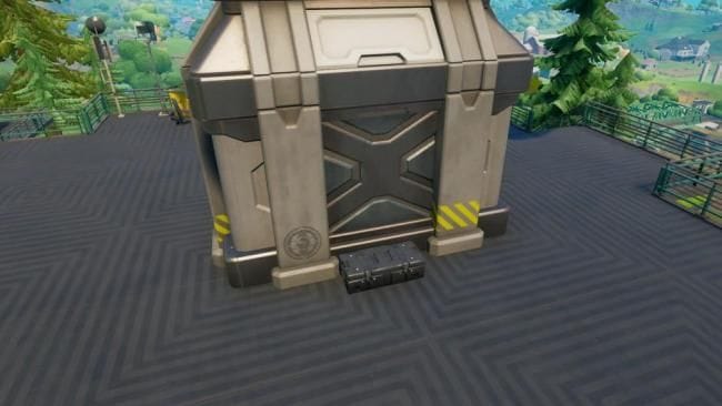 Transporter un échantillon extraterrestre de l'antenne d'une base satellite à l'entrée de Corny Complex, défi saison 7 - Fortnite - GAMEWAVE