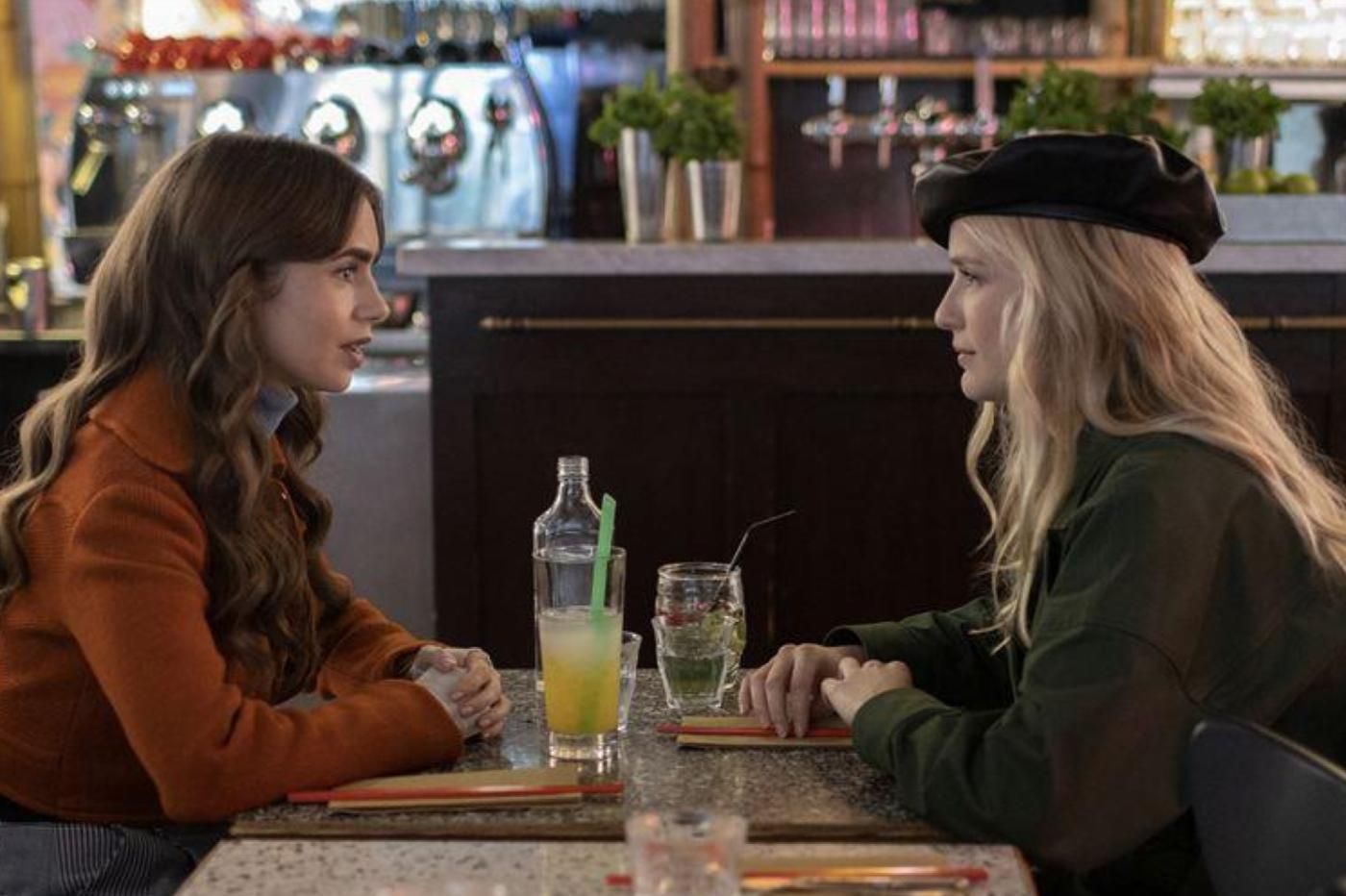 Netflix : le tournage d’Emily in Paris agace les riverains | Journal du Geek
