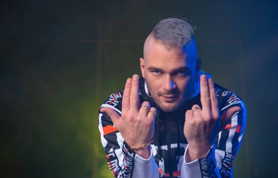 Le rappeur Jul sera-t-il présent dans le futur jeu vidéo « FIFA 22 » ?