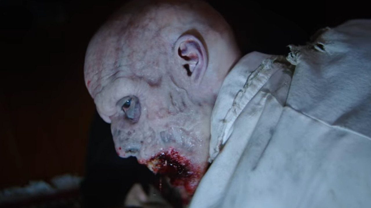 Resident Evil Welcome to Raccoon City : Le nouveau film dévoile sa première bande-annonce - Scott est venu. Sale tête, je l'ai tué. Délicieux.