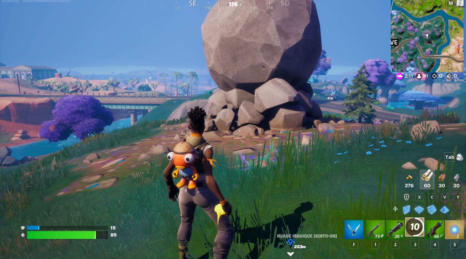 Pousser des rochers géants ou des rondins de pin dans Fortnite, défi Dragon Ball