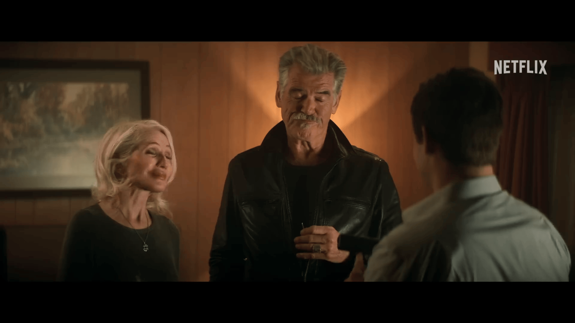 Pierce Brosnan joue le rôle d’un voleur de banque infâme dans la prochaine comédie Netflix