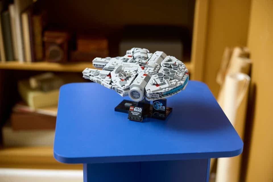 Lego a annoncé un modèle de Faucon Millenium en format de poche.