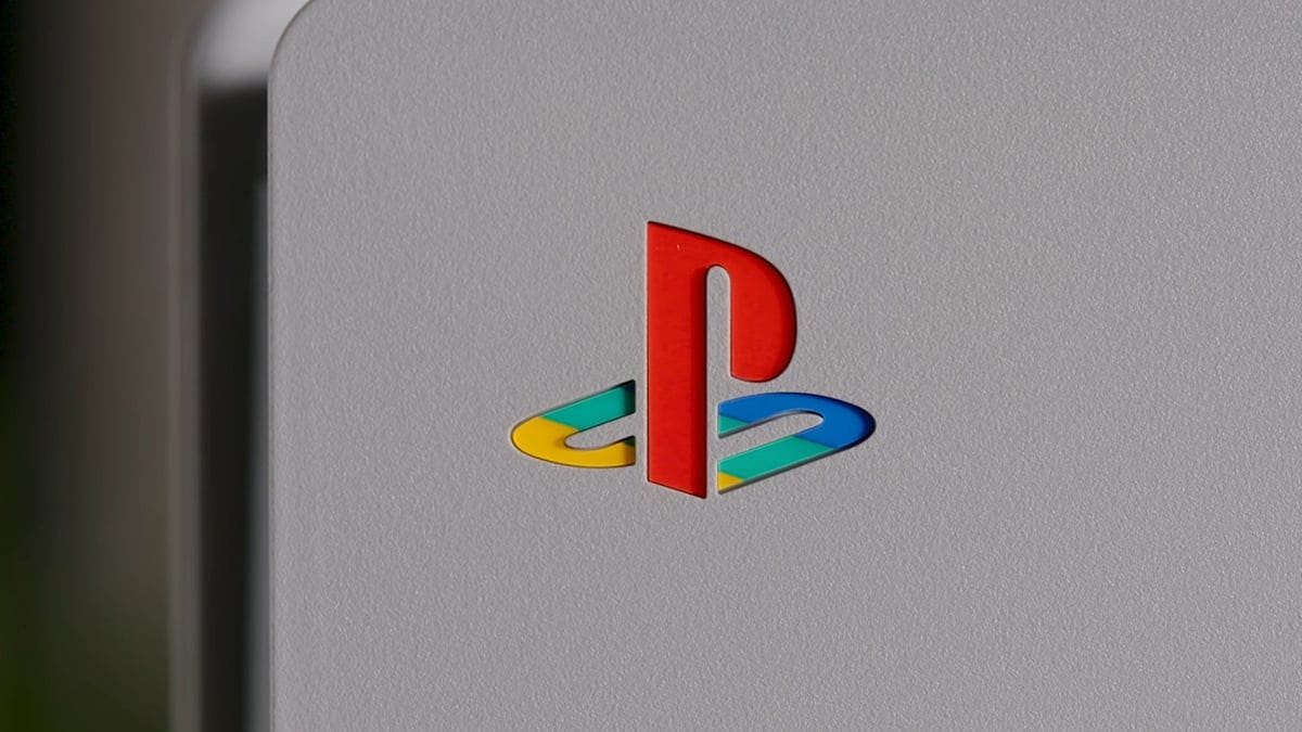 PS5 : L'édition 30ème anniversaire dévoilée aux couleurs de la première PlayStation, même la PS5 Pro y a droit !