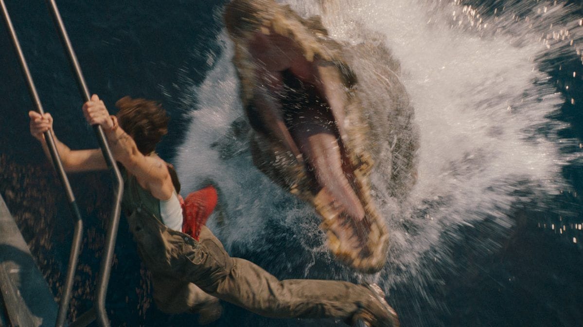 Le premier trailer de Jurassic World Renaissance montre Scarlett Johansson qui shoot un ptérosaure au pied et un spinosaurus au flingue