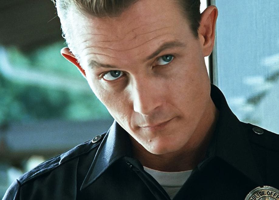 Regarde T-1000 se battre dans Mortal Kombat 1