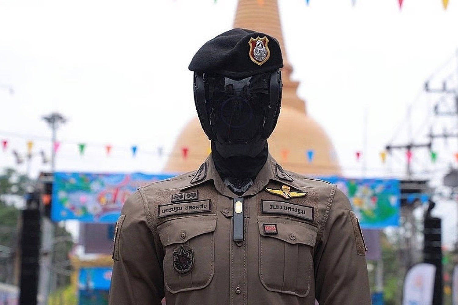 La Thaïlande sort son « RoboCop » dopé à l'IA