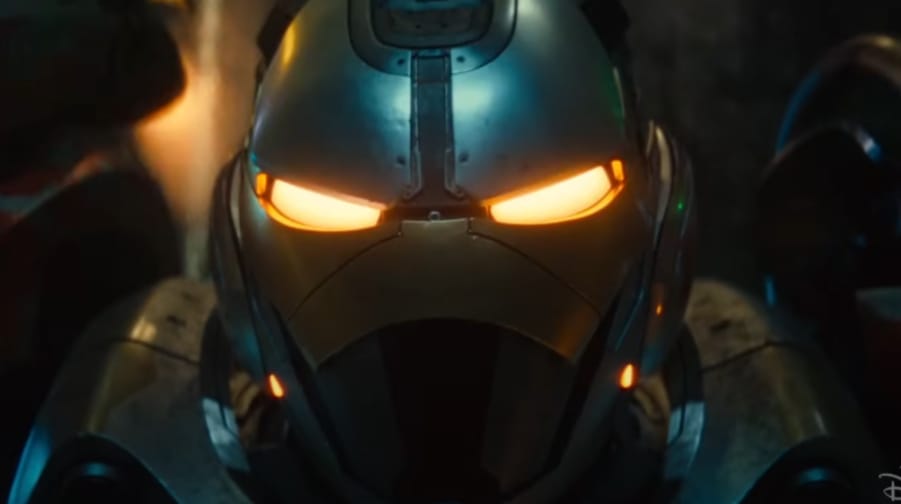 Le premier trailer d'Ironheart montre Riri Williams défoncer un camion et The Hood — à qui elle ne devrait clairement pas faire confiance...